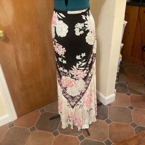 Free People Asymmetrical Skirt in Black and Pink Floral - Picture 3 of 13
